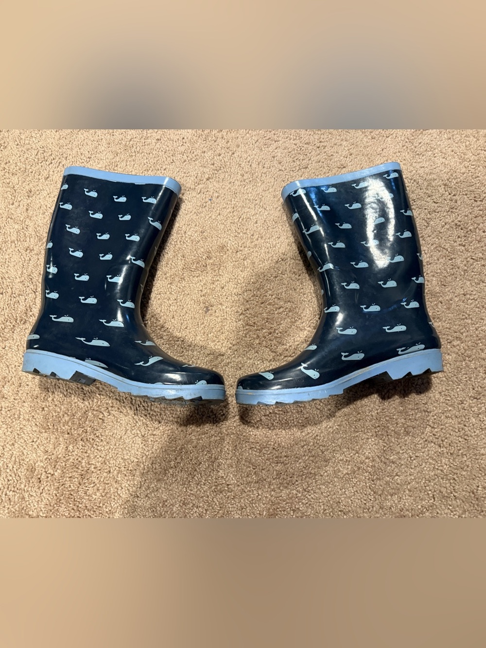 Women’s whale galoshes size 9